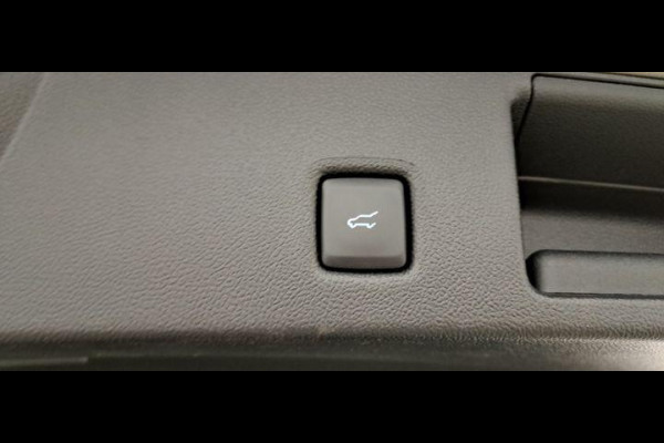 Ford Kuga 2.5 PHEV ST-Line X 243pk | Driver Assistance pack | SYNC 4 Navigatie | Elek. Achterklep | BLIS | AGR Stoelen