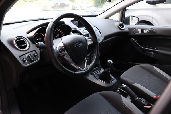 Ford Fiesta 1.25 Titanium | Airco | Stoelverwarming | Parkeersensoren | Multifunctioneel stuurwiel | Multimedia | Mistlampen | Elektrisch inklapbare spiegels | Elektrische ramen | Nieuwe APK | Nette staat