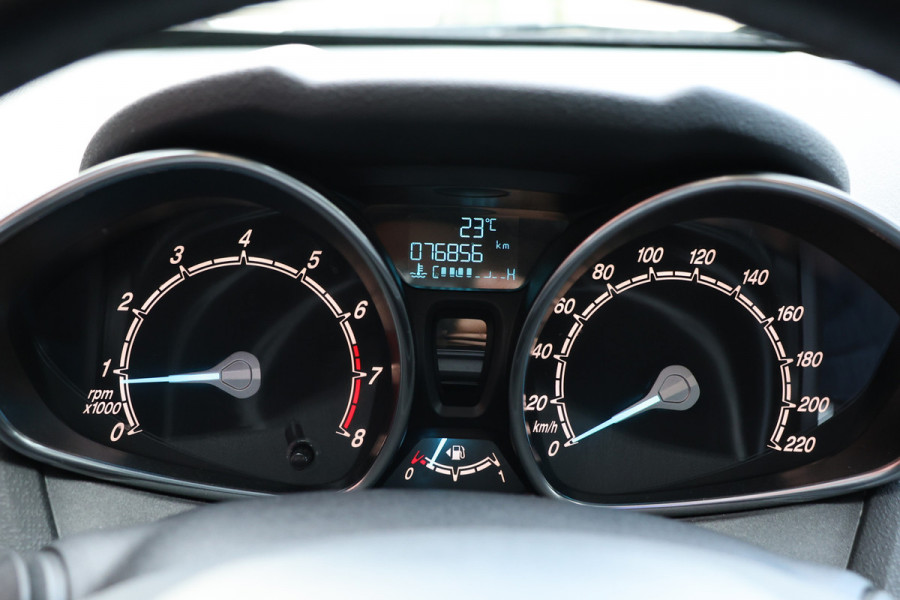 Ford Fiesta 1.25 Titanium | Airco | Stoelverwarming | Parkeersensoren | Multifunctioneel stuurwiel | Multimedia | Mistlampen | Elektrisch inklapbare spiegels | Elektrische ramen | Nieuwe APK | Nette staat