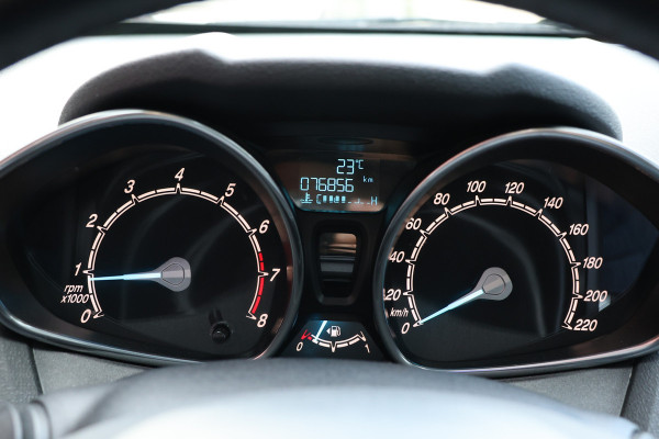 Ford Fiesta 1.25 Titanium | Airco | Stoelverwarming | Parkeersensoren | Multifunctioneel stuurwiel | Multimedia | Mistlampen | Elektrisch inklapbare spiegels | Elektrische ramen | Nieuwe APK | Nette staat