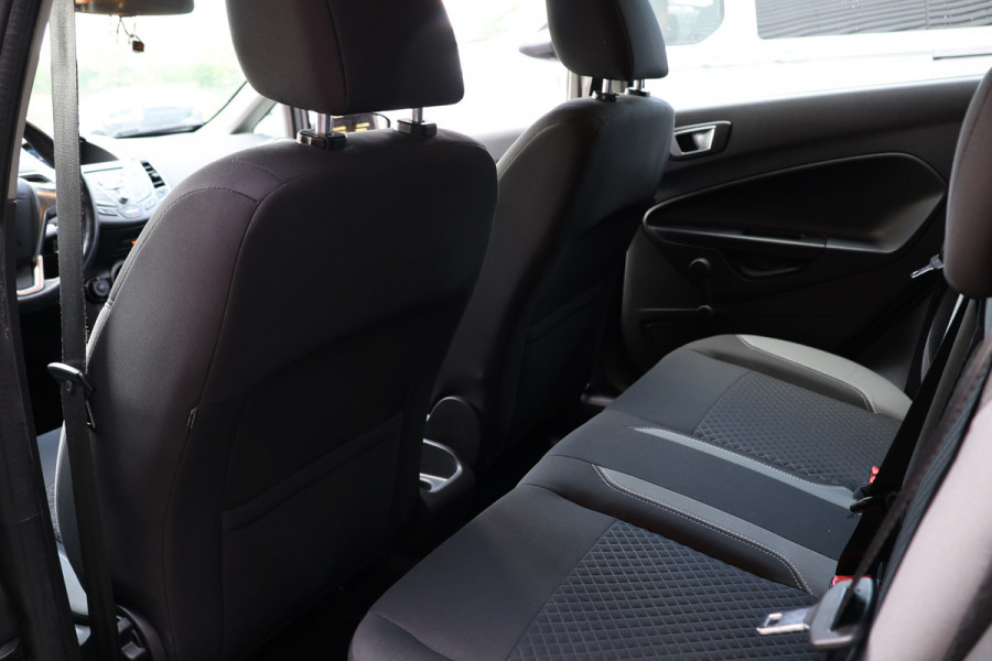 Ford Fiesta 1.25 Titanium | Airco | Stoelverwarming | Parkeersensoren | Multifunctioneel stuurwiel | Multimedia | Mistlampen | Elektrisch inklapbare spiegels | Elektrische ramen | Nieuwe APK | Nette staat