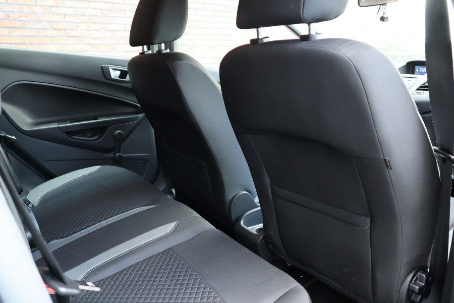 Ford Fiesta 1.25 Titanium | Airco | Stoelverwarming | Parkeersensoren | Multifunctioneel stuurwiel | Multimedia | Mistlampen | Elektrisch inklapbare spiegels | Elektrische ramen | Nieuwe APK | Nette staat