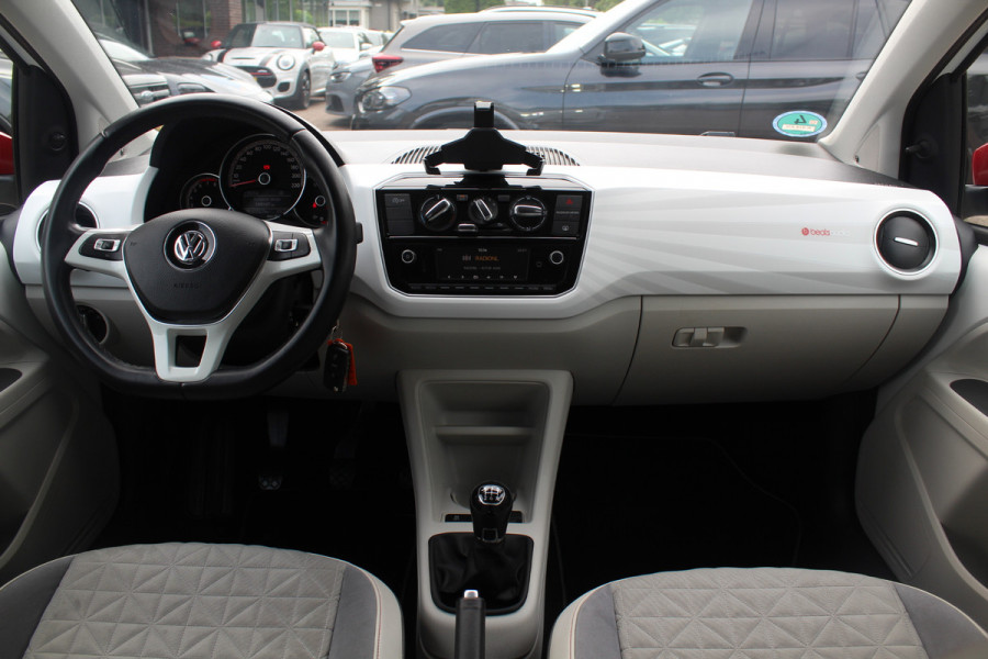 Volkswagen up! 1.0 BMT up! beats / Bluetooth / 15'' LMV / LED Dagrijverlichting / Stuurbekrachtiging / Elektr. ramen / Airco / Radio