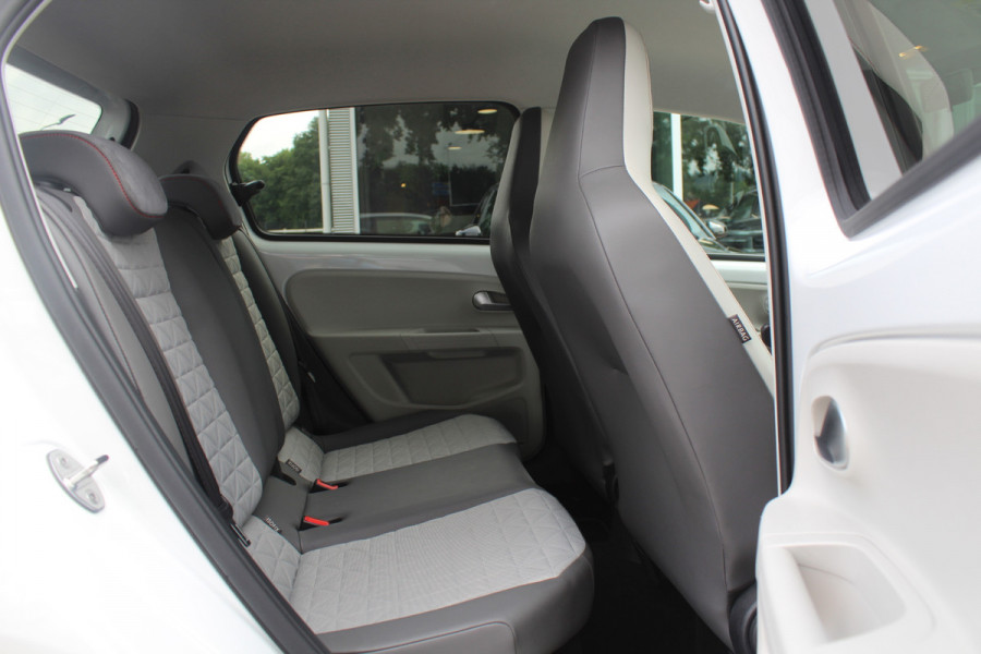 Volkswagen up! 1.0 BMT up! beats / Bluetooth / 15'' LMV / LED Dagrijverlichting / Stuurbekrachtiging / Elektr. ramen / Airco / Radio