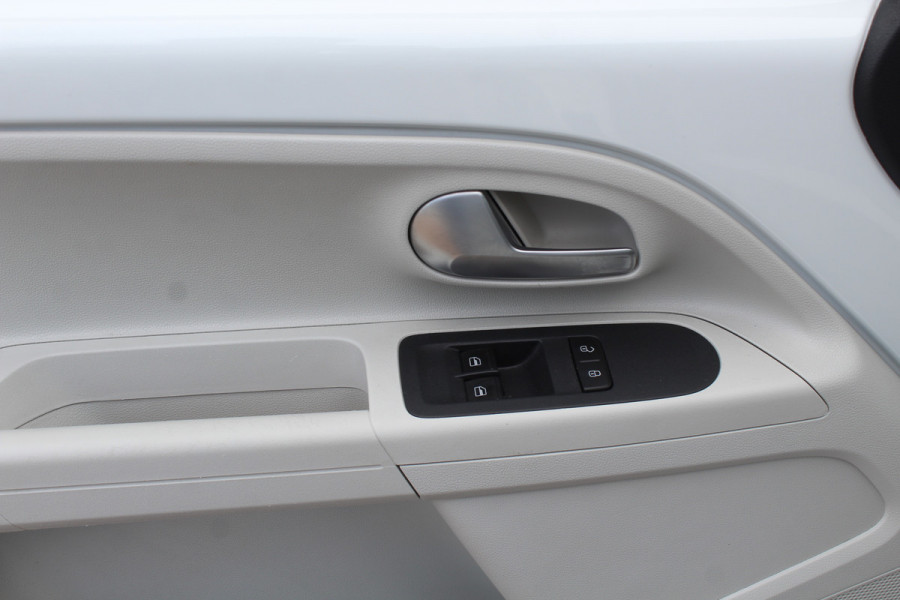 Volkswagen up! 1.0 BMT up! beats / Bluetooth / 15'' LMV / LED Dagrijverlichting / Stuurbekrachtiging / Elektr. ramen / Airco / Radio