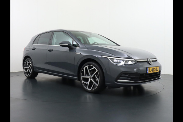 Volkswagen Golf 1.5 eTSI Style CAMERA | STOEL + STUURVERWARMING | AMBILIGHT | CAMERA | ADD CRUISE |