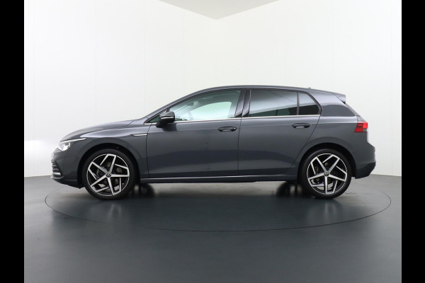 Volkswagen Golf 1.5 eTSI Style CAMERA | STOEL + STUURVERWARMING | AMBILIGHT | CAMERA | ADD CRUISE |