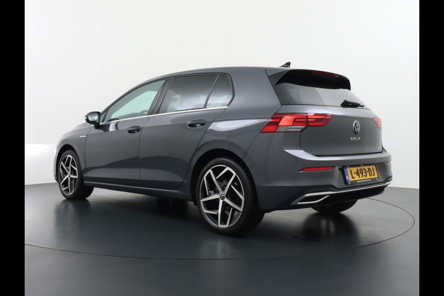 Volkswagen Golf 1.5 eTSI Style CAMERA | STOEL + STUURVERWARMING | AMBILIGHT | CAMERA | ADD CRUISE |