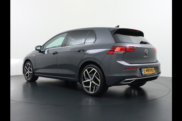 Volkswagen Golf 1.5 eTSI Style CAMERA | STOEL + STUURVERWARMING | AMBILIGHT | CAMERA | ADD CRUISE |