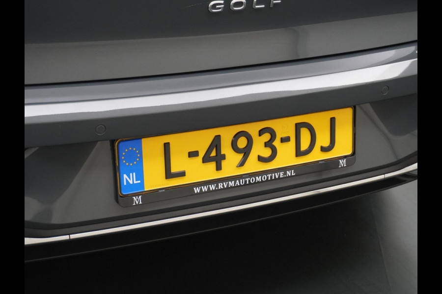 Volkswagen Golf 1.5 eTSI Style CAMERA | STOEL + STUURVERWARMING | AMBILIGHT | CAMERA | ADD CRUISE |