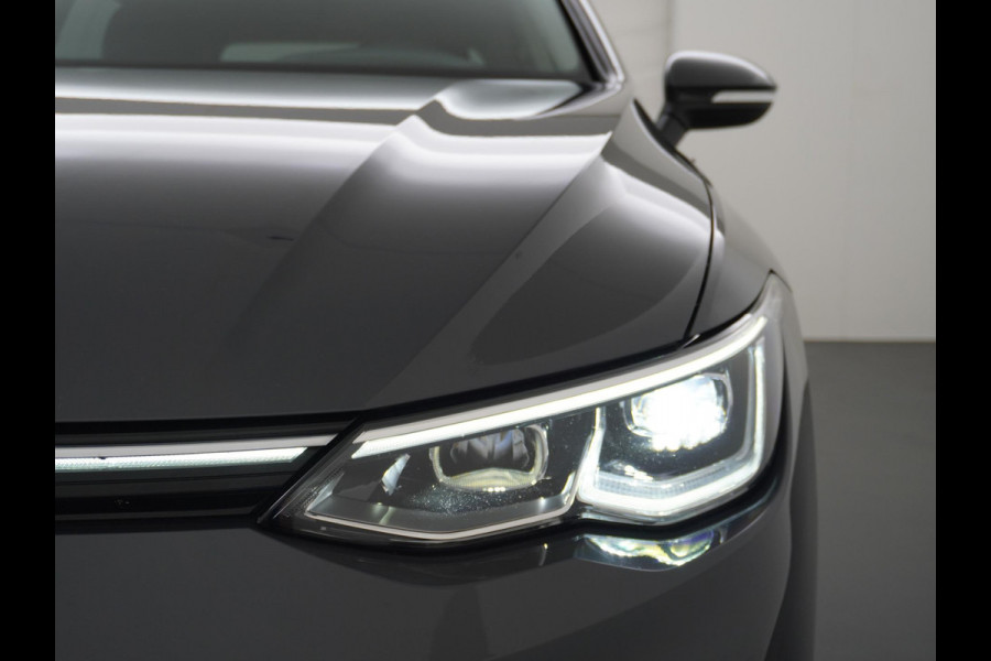 Volkswagen Golf 1.5 eTSI Style CAMERA | STOEL + STUURVERWARMING | AMBILIGHT | CAMERA | ADD CRUISE |