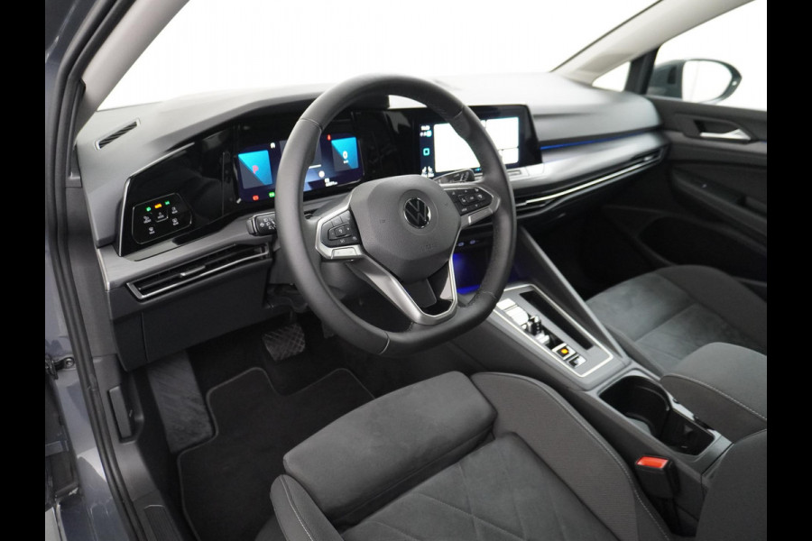 Volkswagen Golf 1.5 eTSI Style CAMERA | STOEL + STUURVERWARMING | AMBILIGHT | CAMERA | ADD CRUISE |