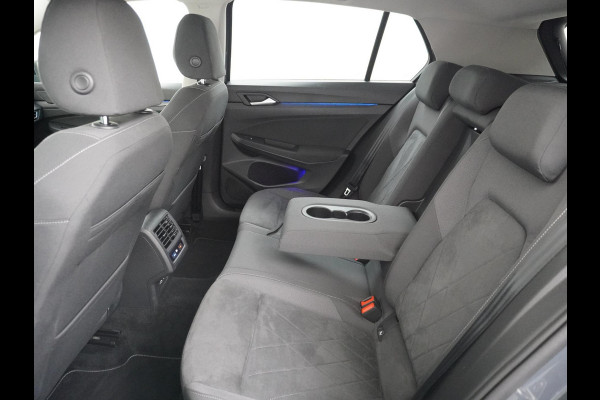 Volkswagen Golf 1.5 eTSI Style CAMERA | STOEL + STUURVERWARMING | AMBILIGHT | CAMERA | ADD CRUISE |