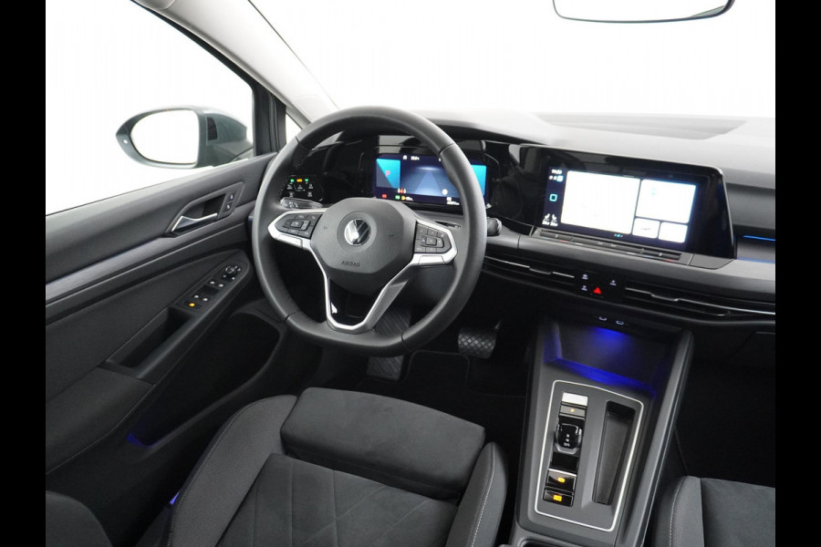 Volkswagen Golf 1.5 eTSI Style CAMERA | STOEL + STUURVERWARMING | AMBILIGHT | CAMERA | ADD CRUISE |