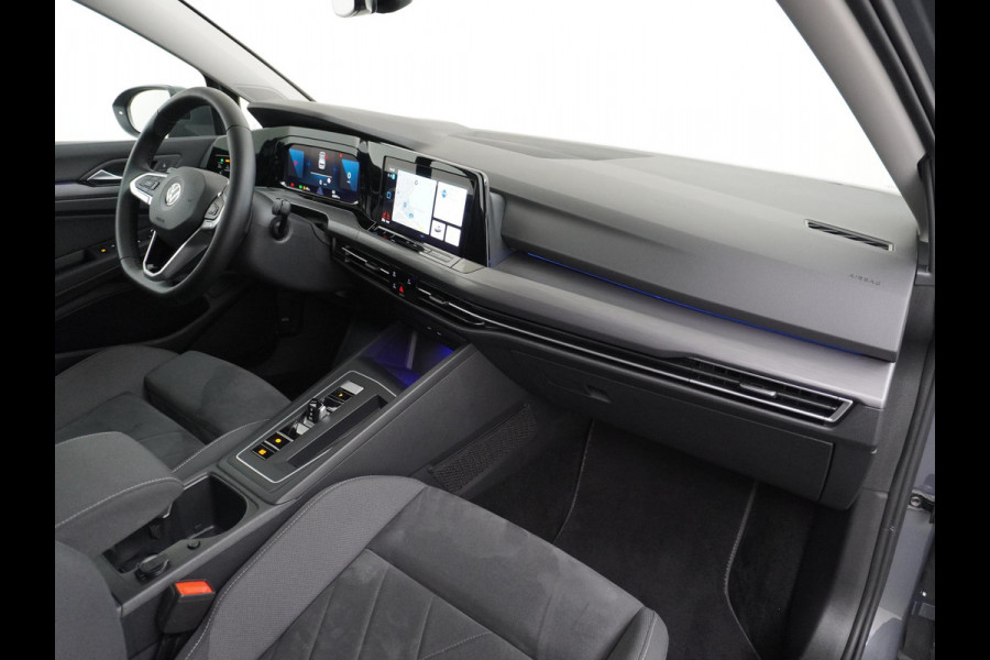 Volkswagen Golf 1.5 eTSI Style CAMERA | STOEL + STUURVERWARMING | AMBILIGHT | CAMERA | ADD CRUISE |