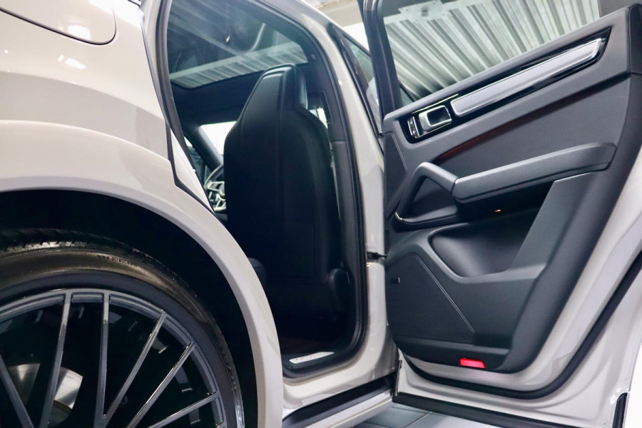Porsche Cayenne Coupé 3.0 E-Hybrid Platinum|NL|VOL|PANO|InnoDrive|22''