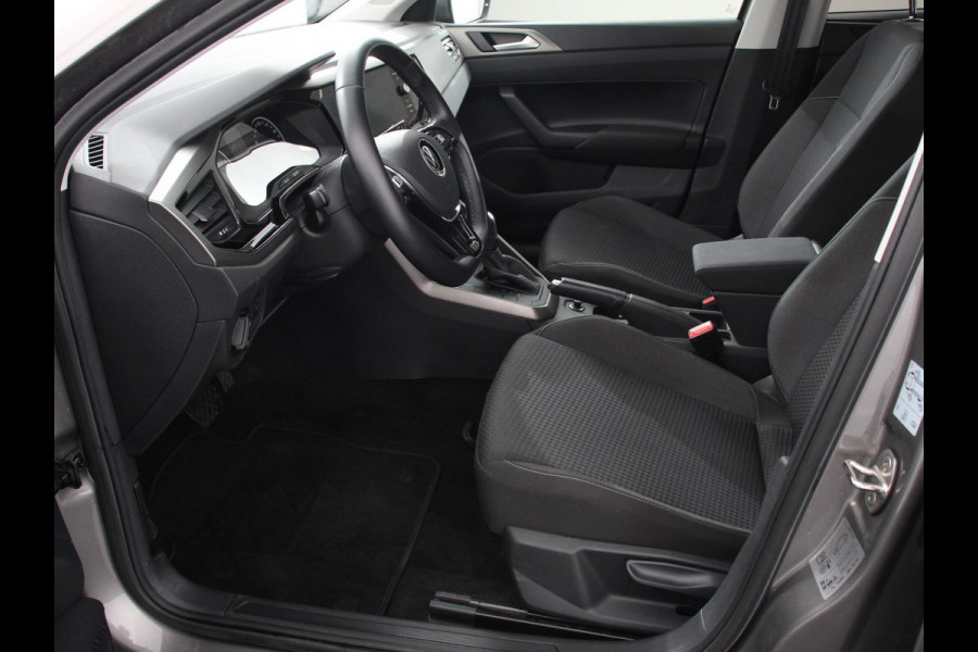 Volkswagen Polo 1.0 TSI DSG Comfortline Plus Volkswagen Polo 1.0 TSI Comfortline | Navigatie | Apple Carplay/Android Auto | Climate Control | Adaptive Cruise Control | Extra Getint Glas | Voorstoelen Verwarmd |