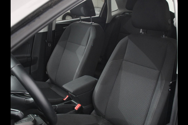 Volkswagen Polo 1.0 TSI DSG Comfortline Plus Volkswagen Polo 1.0 TSI Comfortline | Navigatie | Apple Carplay/Android Auto | Climate Control | Adaptive Cruise Control | Extra Getint Glas | Voorstoelen Verwarmd |