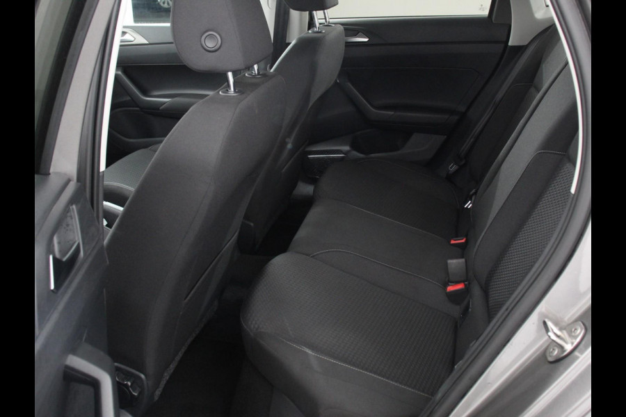 Volkswagen Polo 1.0 TSI DSG Comfortline Plus Volkswagen Polo 1.0 TSI Comfortline | Navigatie | Apple Carplay/Android Auto | Climate Control | Adaptive Cruise Control | Extra Getint Glas | Voorstoelen Verwarmd |