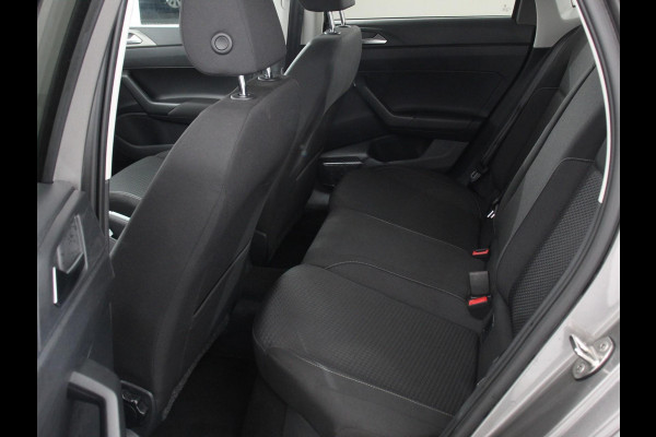 Volkswagen Polo 1.0 TSI DSG Comfortline Plus Volkswagen Polo 1.0 TSI Comfortline | Navigatie | Apple Carplay/Android Auto | Climate Control | Adaptive Cruise Control | Extra Getint Glas | Voorstoelen Verwarmd |