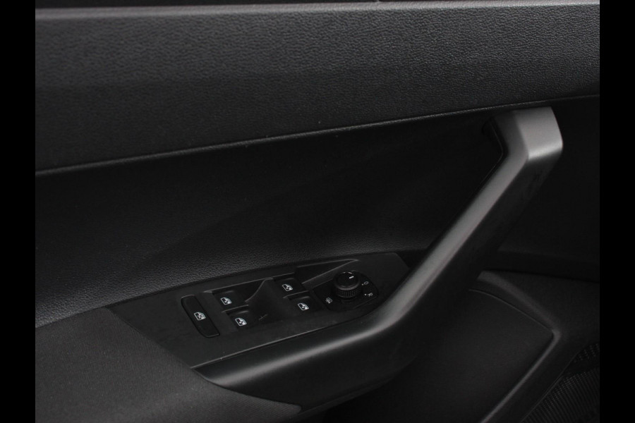 Volkswagen Polo 1.0 TSI DSG Comfortline Plus Volkswagen Polo 1.0 TSI Comfortline | Navigatie | Apple Carplay/Android Auto | Climate Control | Adaptive Cruise Control | Extra Getint Glas | Voorstoelen Verwarmd |