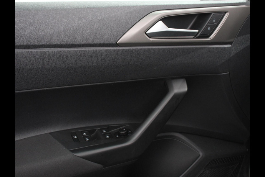Volkswagen Polo 1.0 TSI DSG Comfortline Plus Volkswagen Polo 1.0 TSI Comfortline | Navigatie | Apple Carplay/Android Auto | Climate Control | Adaptive Cruise Control | Extra Getint Glas | Voorstoelen Verwarmd |