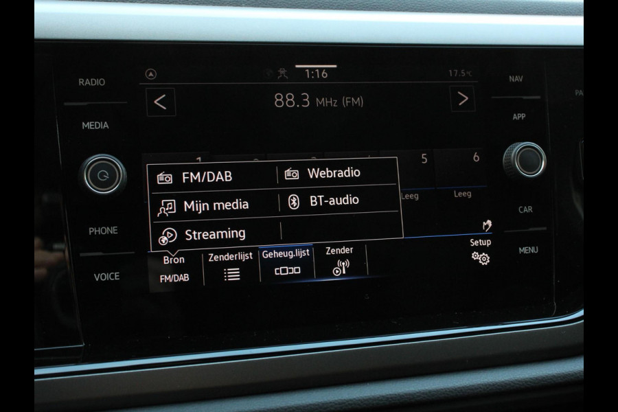 Volkswagen Polo 1.0 TSI DSG Comfortline Plus Volkswagen Polo 1.0 TSI Comfortline | Navigatie | Apple Carplay/Android Auto | Climate Control | Adaptive Cruise Control | Extra Getint Glas | Voorstoelen Verwarmd |