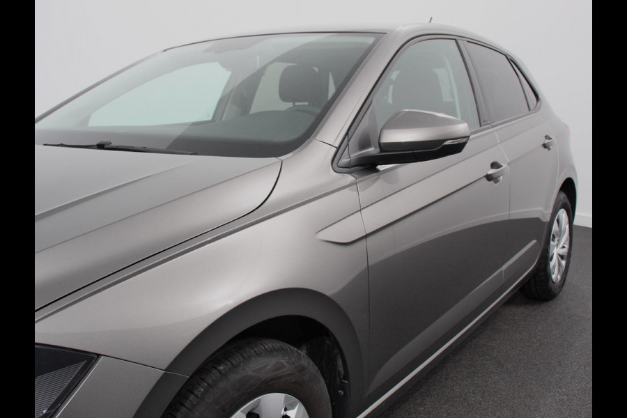 Volkswagen Polo 1.0 TSI DSG Comfortline Plus Volkswagen Polo 1.0 TSI Comfortline | Navigatie | Apple Carplay/Android Auto | Climate Control | Adaptive Cruise Control | Extra Getint Glas | Voorstoelen Verwarmd |