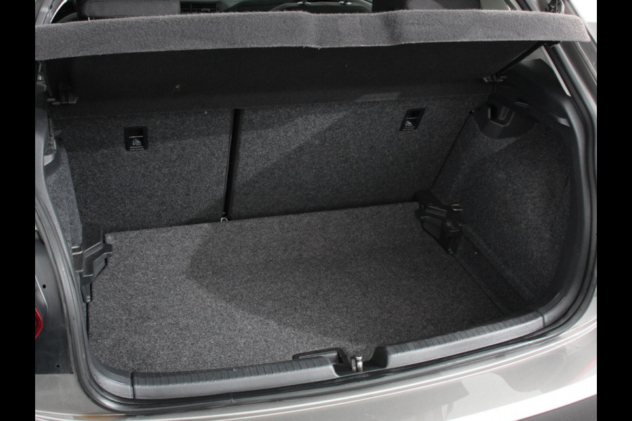 Volkswagen Polo 1.0 TSI DSG Comfortline Plus Volkswagen Polo 1.0 TSI Comfortline | Navigatie | Apple Carplay/Android Auto | Climate Control | Adaptive Cruise Control | Extra Getint Glas | Voorstoelen Verwarmd |