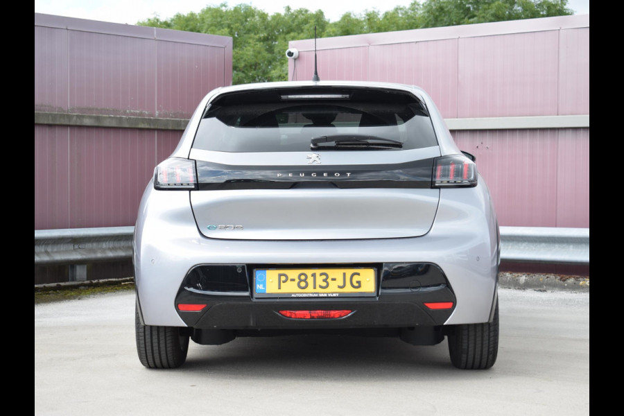 Peugeot e-208 EV Allure 50 kWh 3 FASE | CARPLAY | PARKEERSENSOREN | E.C.C. |