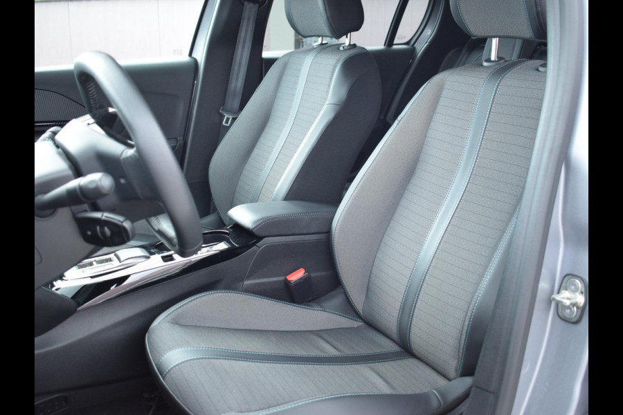 Peugeot e-208 EV Allure 50 kWh 3 FASE | CARPLAY | PARKEERSENSOREN | E.C.C. |