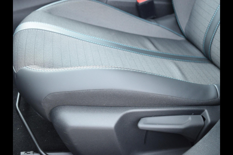 Peugeot e-208 EV Allure 50 kWh 3 FASE | CARPLAY | PARKEERSENSOREN | E.C.C. |