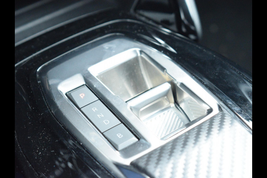 Peugeot e-208 EV Allure 50 kWh 3 FASE | CARPLAY | PARKEERSENSOREN | E.C.C. |