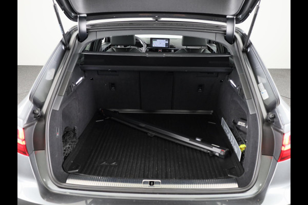 Audi A4 Avant 35 TFSI S edition Competition 150PK | Navigatie | Parkeercamera | 18 inch Lichmetalen velgen | Adaptive cruise controle