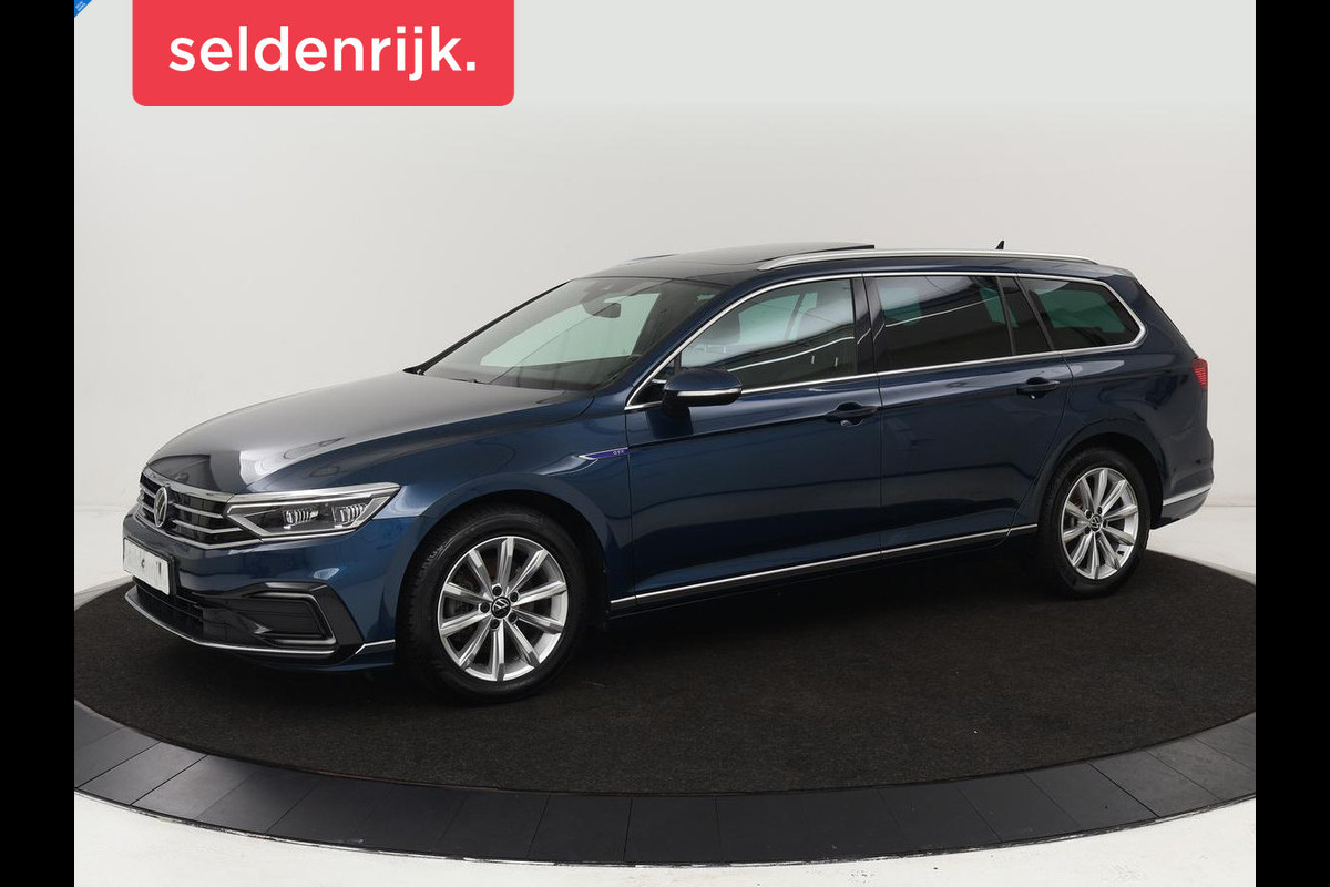Volkswagen Passat 1.4 TSI PHEV GTE | Panoramadak | Leder | Trekhaak | Stoelverwarming | Camera | Marix LED | Massage | Virtual Cockpit | Carplay | Navigatie | Memory | Adaptive cruise