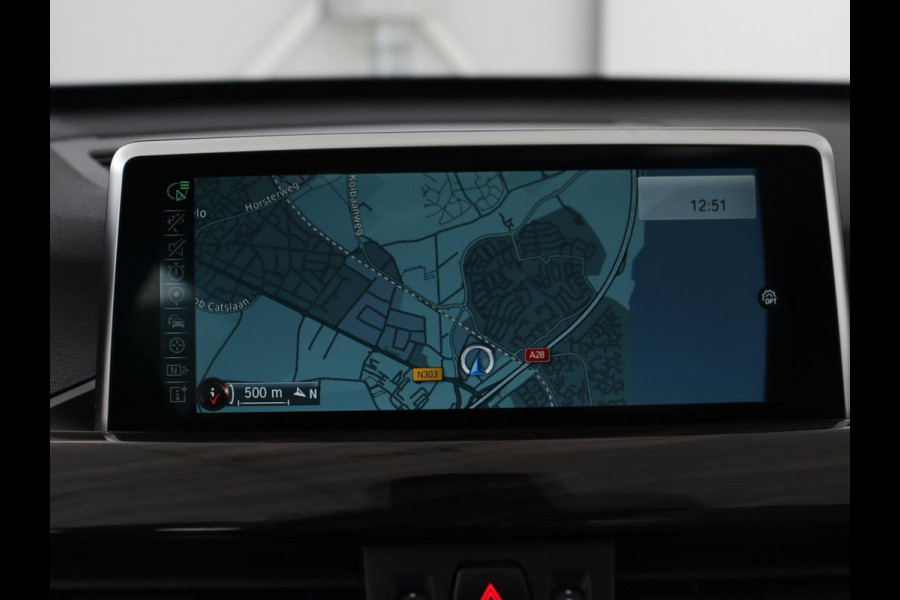BMW X1 xDrive20i High Executive | Panoramadak | Leder | Stoel & stuurverwarming | Trekhaak | Park Assist | DAB | Navigatie | Full LED | Sportstoelen