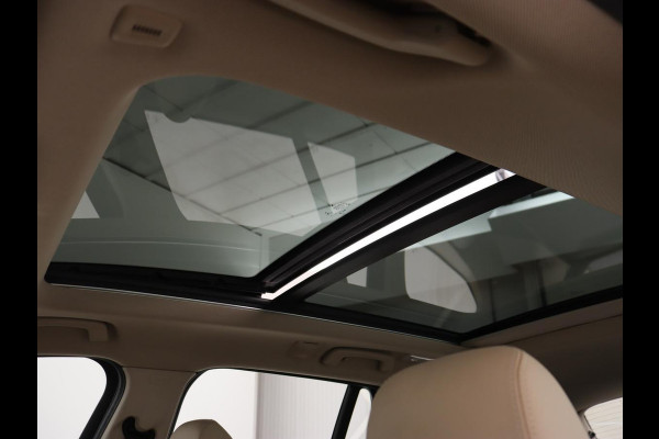 BMW X1 xDrive20i High Executive | Panoramadak | Leder | Stoel & stuurverwarming | Trekhaak | Park Assist | DAB | Navigatie | Full LED | Sportstoelen