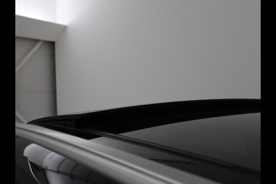 BMW X1 xDrive20i High Executive | Panoramadak | Leder | Stoel & stuurverwarming | Trekhaak | Park Assist | DAB | Navigatie | Full LED | Sportstoelen