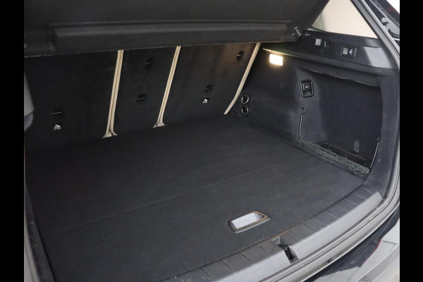 BMW X1 xDrive20i High Executive | Panoramadak | Leder | Stoel & stuurverwarming | Trekhaak | Park Assist | DAB | Navigatie | Full LED | Sportstoelen