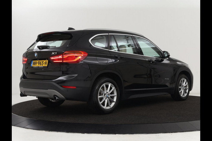 BMW X1 xDrive20i High Executive | Panoramadak | Leder | Stoel & stuurverwarming | Trekhaak | Park Assist | DAB | Navigatie | Full LED | Sportstoelen