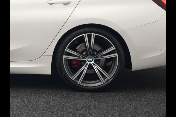 BMW 3 Serie Touring 320i M Sport Automaat 184 pk Dealer O.H. | Panodak | Adaptive Cruise | Laser LED | Adaptive Onderstel | Lederen Sportstoelen Memory | Keyless | Carplay |