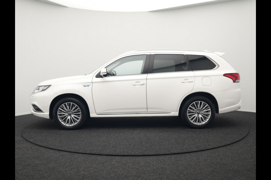 Mitsubishi Outlander 2.4 Intense Plug In Hybrid 225pk Dealer O.H. PHEV | Trekhaak Afneembaar | Alcantara Sportstoelen  Apple Carplay | Stoelverwarming | Cruise Control | Climate Control | DAB |