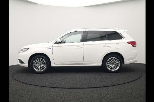 Mitsubishi Outlander 2.4 Intense Plug In Hybrid 225pk Dealer O.H. PHEV | Trekhaak Afneembaar | Alcantara Sportstoelen  Apple Carplay | Stoelverwarming | Cruise Control | Climate Control | DAB |