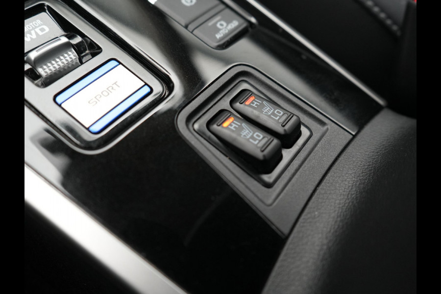 Mitsubishi Outlander 2.4 Intense Plug In Hybrid 225pk Dealer O.H. PHEV | Trekhaak Afneembaar | Alcantara Sportstoelen  Apple Carplay | Stoelverwarming | Cruise Control | Climate Control | DAB |