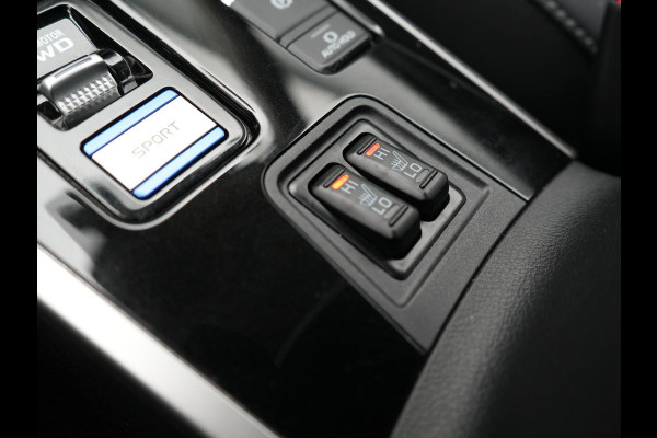 Mitsubishi Outlander 2.4 Intense Plug In Hybrid 225pk Dealer O.H. PHEV | Trekhaak Afneembaar | Alcantara Sportstoelen  Apple Carplay | Stoelverwarming | Cruise Control | Climate Control | DAB |