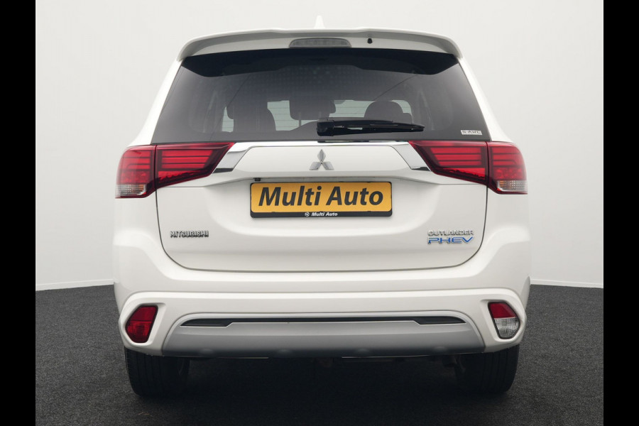 Mitsubishi Outlander 2.4 Intense Plug In Hybrid 225pk Dealer O.H. PHEV | Trekhaak Afneembaar | Alcantara Sportstoelen  Apple Carplay | Stoelverwarming | Cruise Control | Climate Control | DAB |
