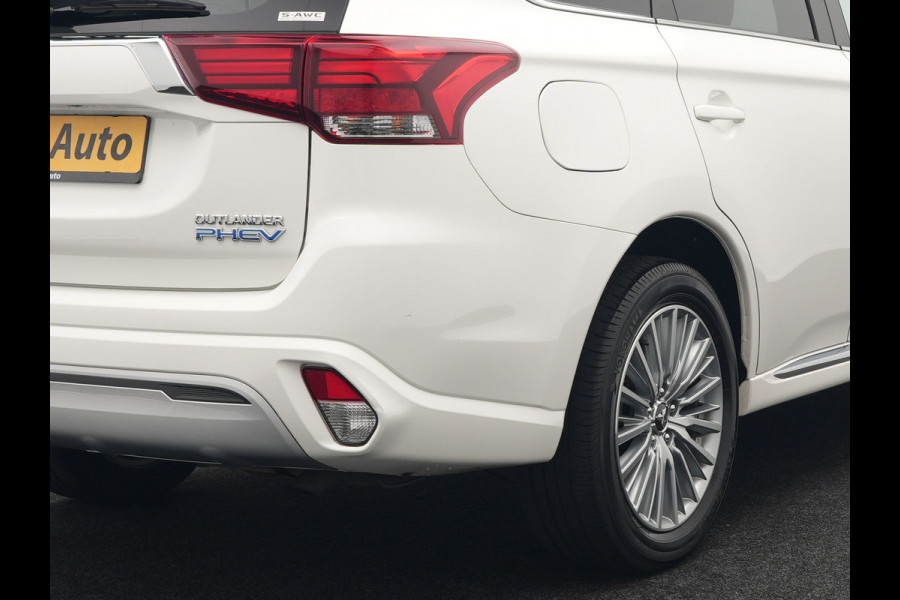 Mitsubishi Outlander 2.4 Intense Plug In Hybrid 225pk Dealer O.H. PHEV | Trekhaak Afneembaar | Alcantara Sportstoelen  Apple Carplay | Stoelverwarming | Cruise Control | Climate Control | DAB |