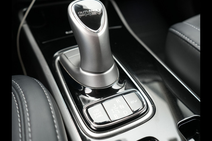 Mitsubishi Outlander 2.4 Intense Plug In Hybrid 225pk Dealer O.H. PHEV | Trekhaak Afneembaar | Alcantara Sportstoelen  Apple Carplay | Stoelverwarming | Cruise Control | Climate Control | DAB |