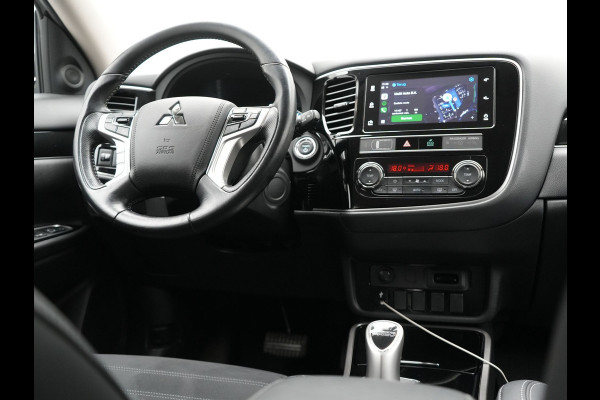 Mitsubishi Outlander 2.4 Intense Plug In Hybrid 225pk Dealer O.H. PHEV | Trekhaak Afneembaar | Alcantara Sportstoelen  Apple Carplay | Stoelverwarming | Cruise Control | Climate Control | DAB |