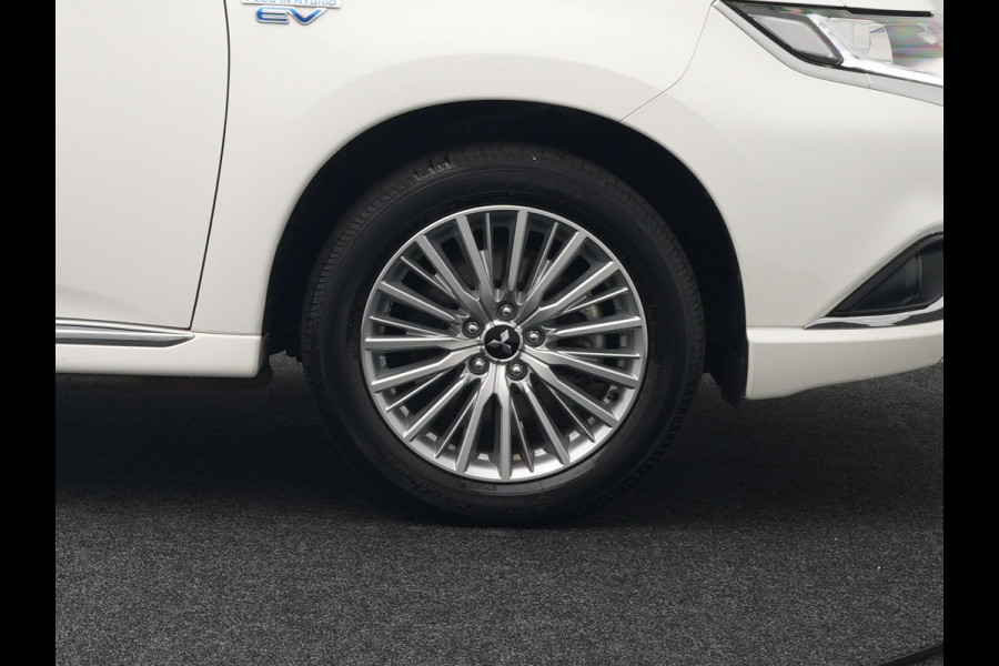 Mitsubishi Outlander 2.4 Intense Plug In Hybrid 225pk Dealer O.H. PHEV | Trekhaak Afneembaar | Alcantara Sportstoelen  Apple Carplay | Stoelverwarming | Cruise Control | Climate Control | DAB |